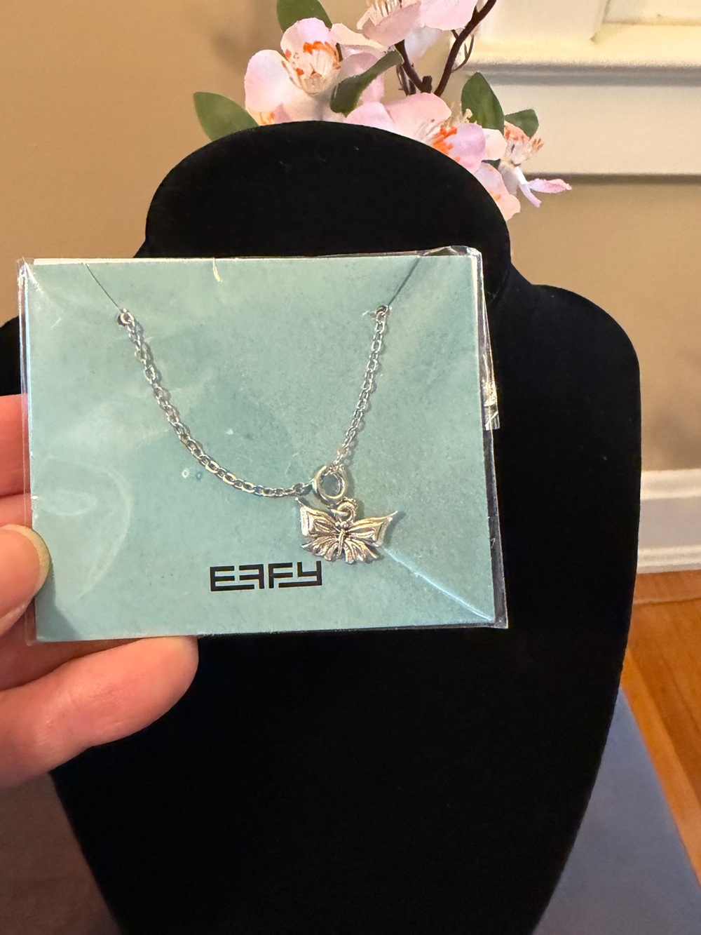 🐼 NEW in PACKAGE Silver Butterfly Pendant Necklace - EFFY #0193